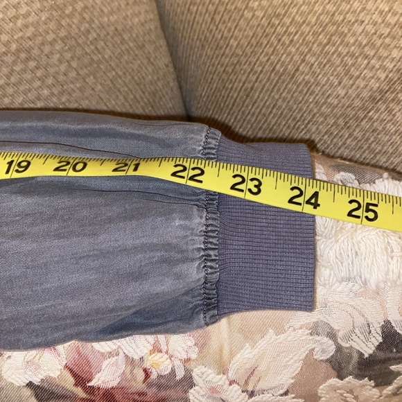 🩶NWT Jessica Simpson Embroidered Light Bomber Jacket in Light Grey - Picture 7 of 14